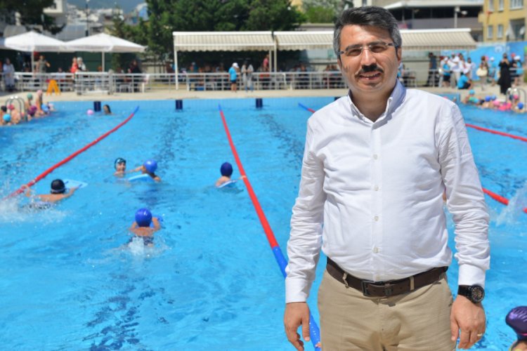 Bursa'da sosyal mesafeli y&uuml;zme d&ouml;nemi