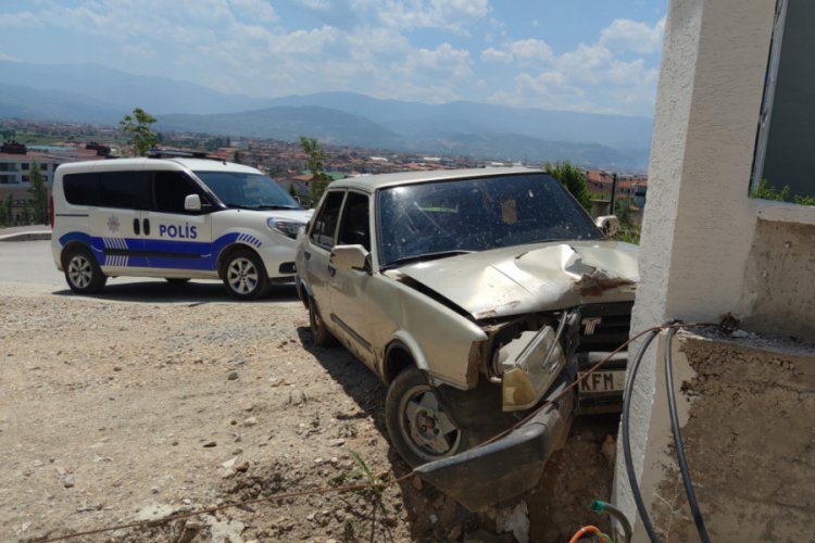Bursa'da eski eşini başkasıyla g&ouml;r&uuml;nce otomobille takip etti; silahlar ateşlendi!