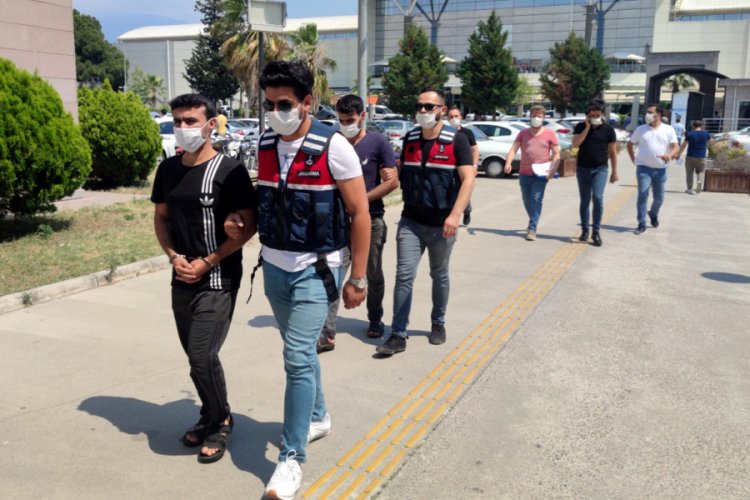 DEAŞ'ın 'savaş&ccedil;ı' kadrosundaki 2 Suriyeli yakalandı