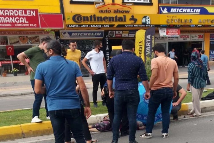 Ticari aracın &ccedil;arptığı yaşlı kadın yaşam m&uuml;cadelesini kaybetti