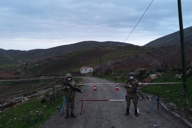 G&uuml;venlik korucusunun testi pozitif &ccedil;ıktı, k&ouml;y karantinaya alındı