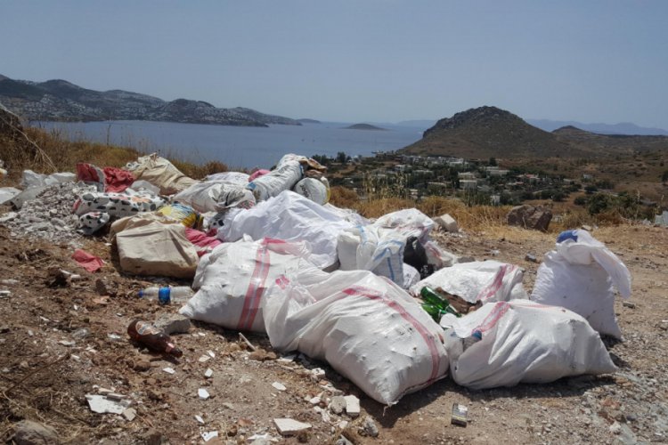 Bodrum'da doğaya moloz bırakılmasına tepki