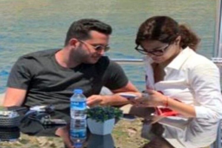 Hilal Altınbilek teknede bakın kimle yakalandı