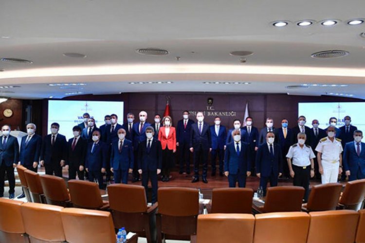 Bakan Soylu, ilk kez atanan valilerle toplantı yaptı