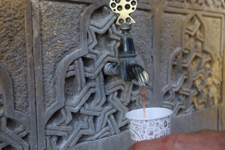 Nevşehir'de &ccedil;eşmeden şerbet akıyor
