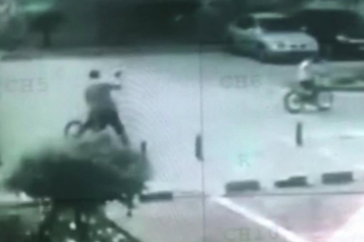S&uuml;r&uuml;c&uuml;, 9 yaşındaki bisikletliyi tekme-tokat d&ouml;vd&uuml;