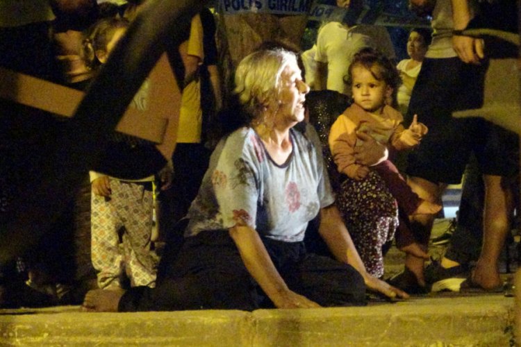 Y&uuml;k treninin &ccedil;arptığı şahıs hayatını kaybetti