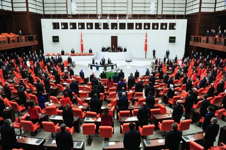 Meclis'te basın koridorundaki &ccedil;ay ocağı &ccedil;alışanına koronavir&uuml;s teşhisi konuldu