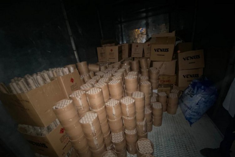 Ka&ccedil;ak 'volkan' &uuml;retiminde patlama: 1 yaralı