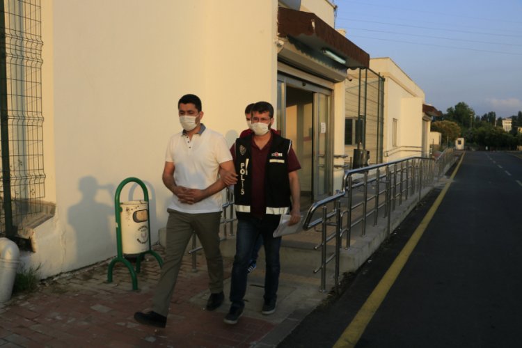 Adana'da FET&Ouml; operasyonu: 5 g&ouml;zaltı