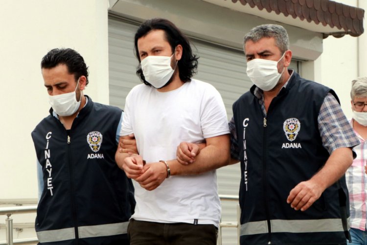 &Ouml;nce bı&ccedil;akla sonra t&uuml;fekle yaraladı