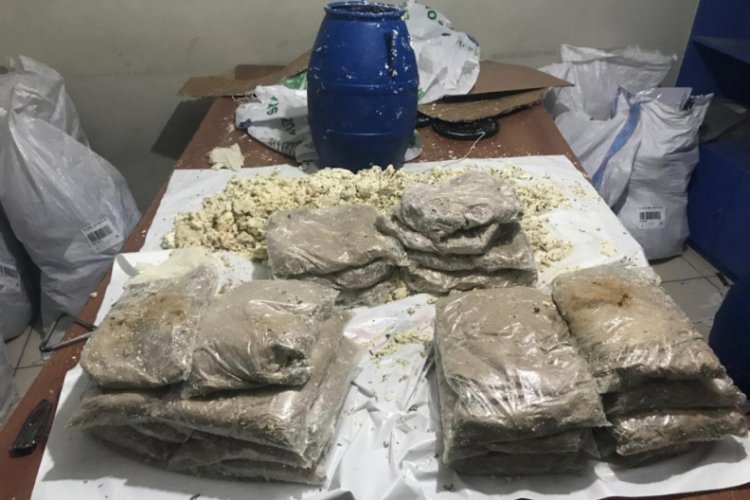 Otlu peynir bidonlarından 33 kilo eroin &ccedil;ıktı