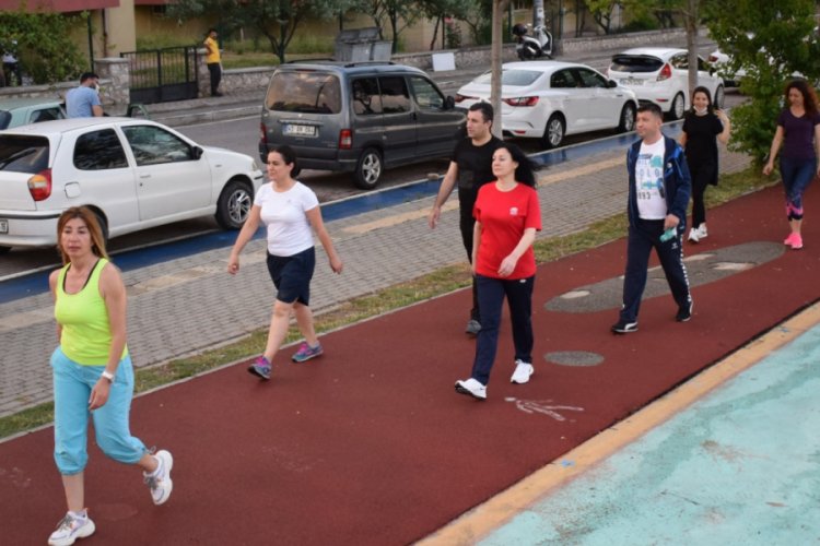 Bursa'da "Sağlığa Adım At" y&uuml;r&uuml;y&uuml;şleri yeniden başladı