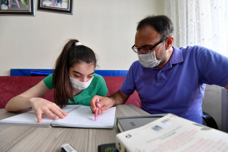 Bursa Osmangazi Belediye Başkanı D&uuml;ndar, Sevcan'ın isteğini yerine getirdi