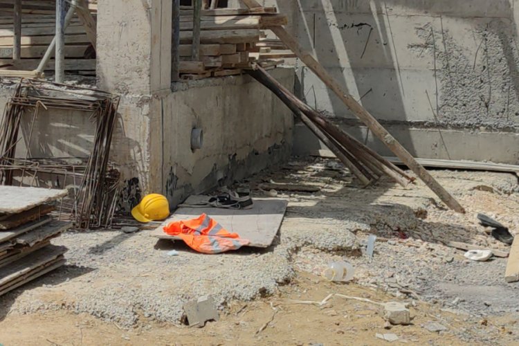 Bursa'da inşaat halindeki binadan d&uuml;şen iş&ccedil;i yaralandı