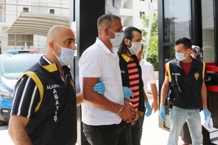 Meslektaşını kavgada &ouml;ld&uuml;ren esnaf tutuklandı