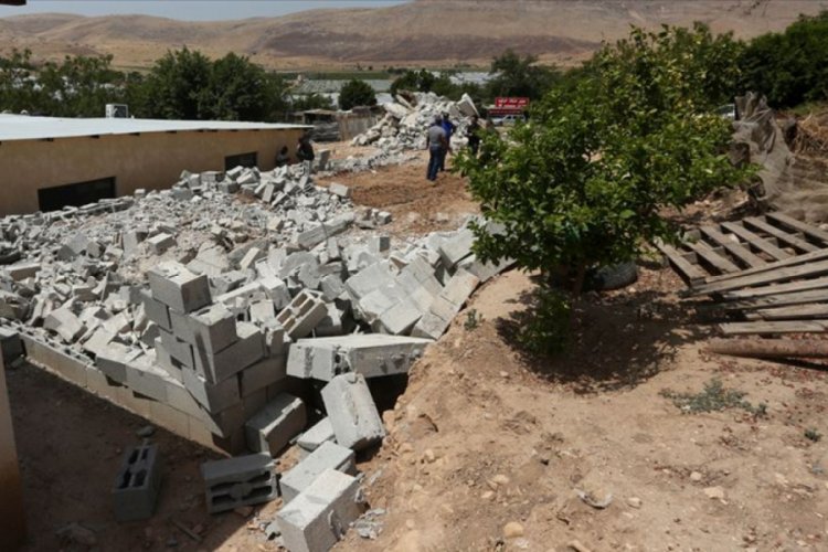 İsrail g&uuml;&ccedil;leri Kud&uuml;s &Uuml;niversitesi'ne ait yapım aşamasındaki stadı yıktı
