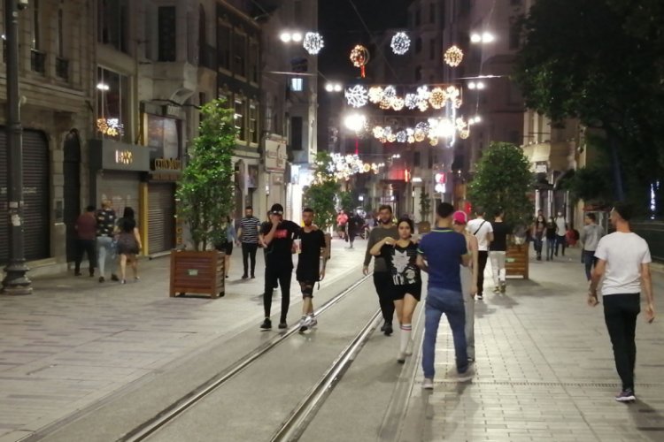 İstanbul'da maske zorunluluğuna uyulmadı