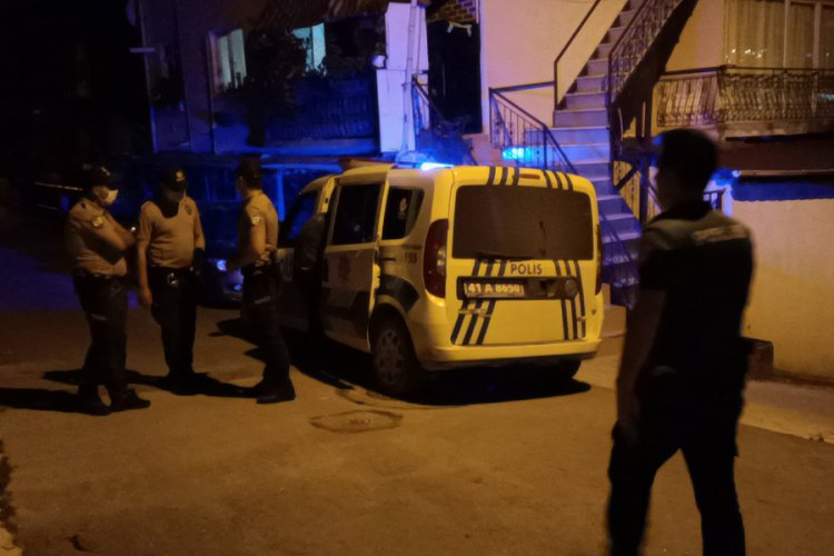 Evinin balkonunda tabancayla intihara kalkıştı, polis ikna etti
