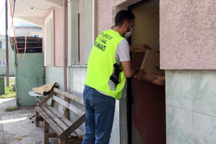 Bursa'da sosyal destek &ccedil;alışmaları hız kesmiyor