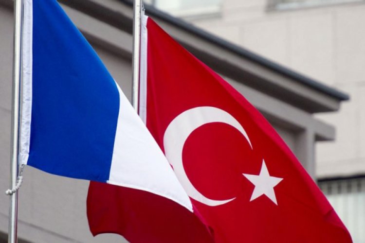 'Fransız gemisine taciz' iddiasına 'yakıt ikmalli' yalanlama
