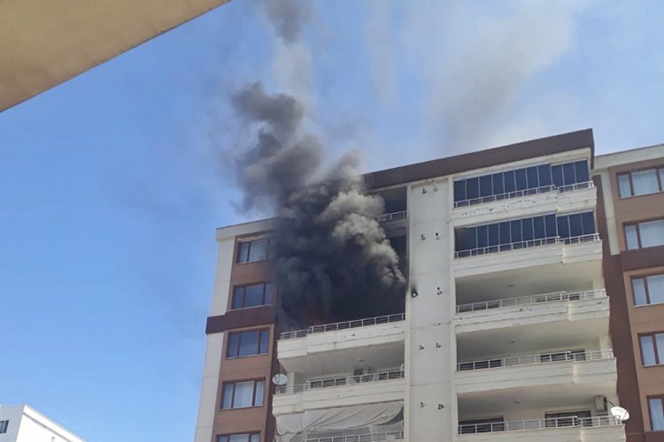 Yangında can pazarı: Mahsur kalan 40 kişi kurtarıldı