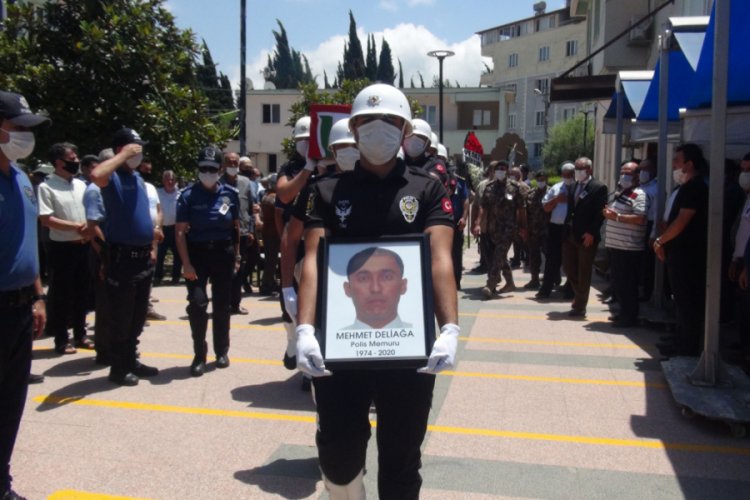 Tedavi g&ouml;rd&uuml;ğ&uuml; hastanede yaşamını yitiren polis, Hatay'da toprağa verildi