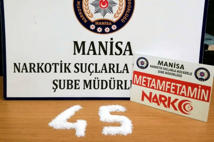 Otomobilde metamfetamin ile yakalanan 3 kişi tutuklandı