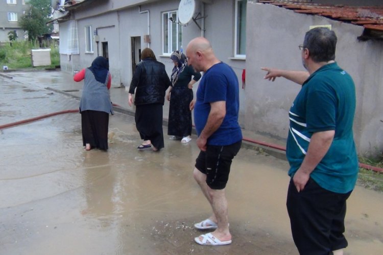 Sağanak yağmur Bursa İneg&ouml;l'&uuml; de vurdu