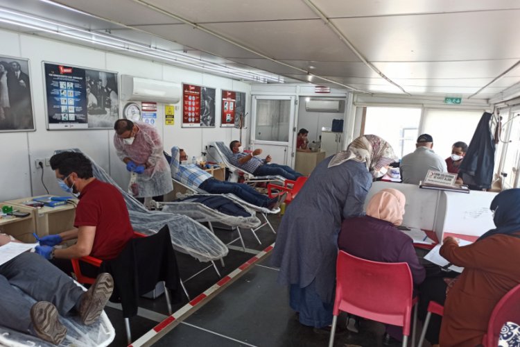 Afyonkarahisar'da kan bağışı kampanyasına yoğun ilgi