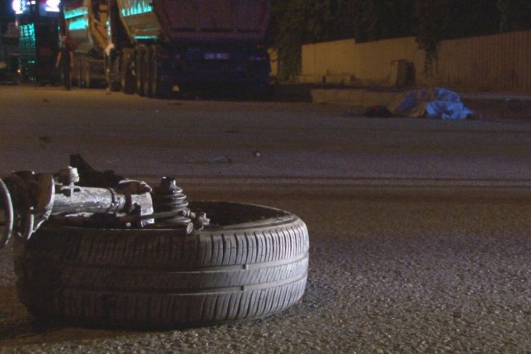 Takla atan otomobilden yola savrulan gen&ccedil; &ouml;ld&uuml;