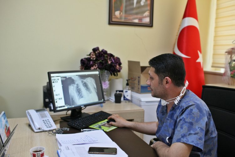 Doğumdan sonra bebeğiyle koronavir&uuml;se yakalandı