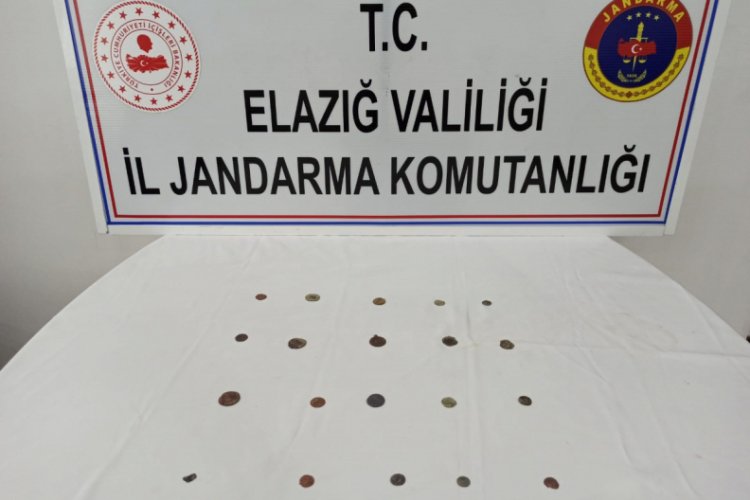 Elazığ'da Roma d&ouml;nemine ait 20 sikke ele ge&ccedil;irildi