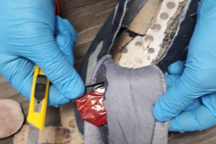 Kargoyla gelen ayakkabıdan uyuşturucu &ccedil;ıktı