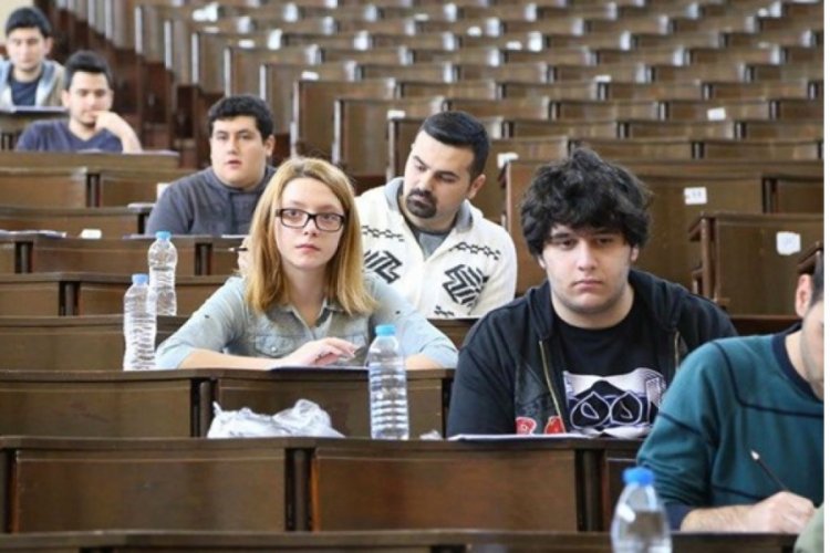 Sokağa &ccedil;ıkma yasağı hangi saatler arasında olacak? LGS ve YKS saat ka&ccedil;ta?