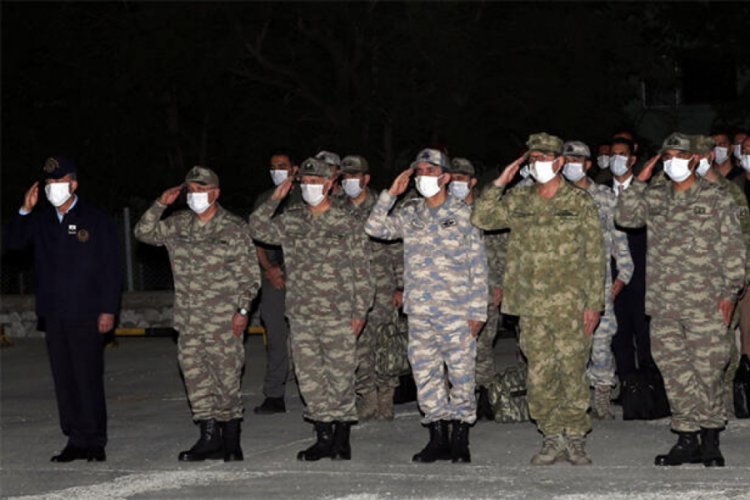Bakan Akar ve TSK komutanları Pen&ccedil;e-Kaplan şehidini uğurladı