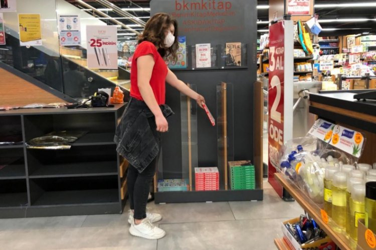 Bursa'da askıda kitap uygulaması hayata ge&ccedil;ti