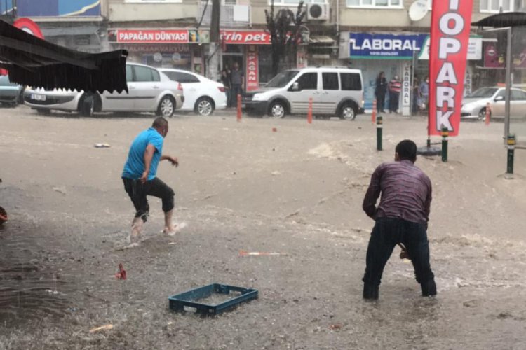 Bursa'da selin ardından vatandaşlar altyapı sorununa &ccedil;&ouml;z&uuml;m istiyor (&Ouml;ZEL HABER)
