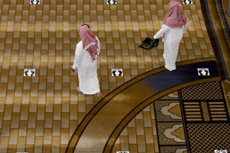 Suudi Arabistan sokağa &ccedil;ıkma yasağını kaldırıyor