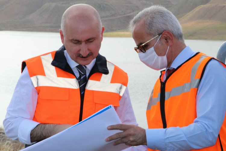 Bakan Karaismailoğlu Hasankeyf'teki &ccedil;alışmaları inceledi
