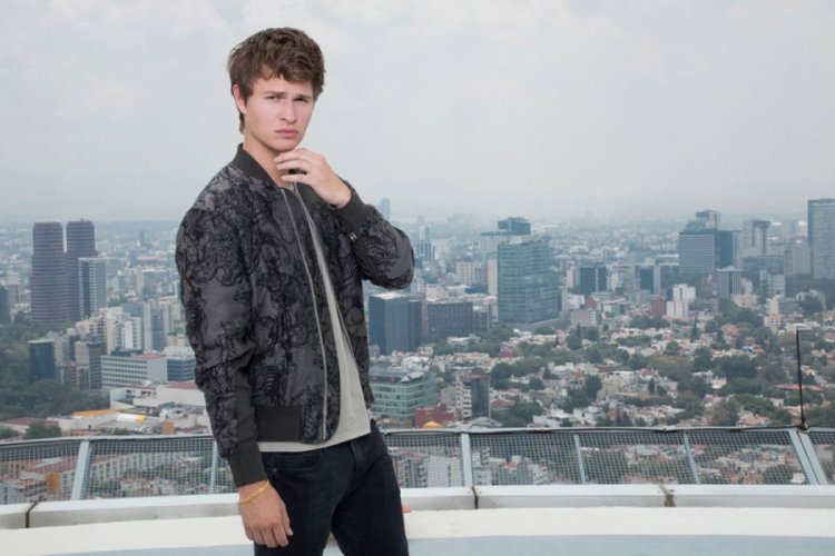 Gen&ccedil; oyuncu Ansel Elgort cinsel tacizle su&ccedil;lanıyor