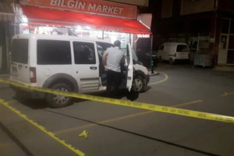 Alkoll&uuml; mekanda başlayarak yola taşan kavgada kan aktı: 3 yaralı
