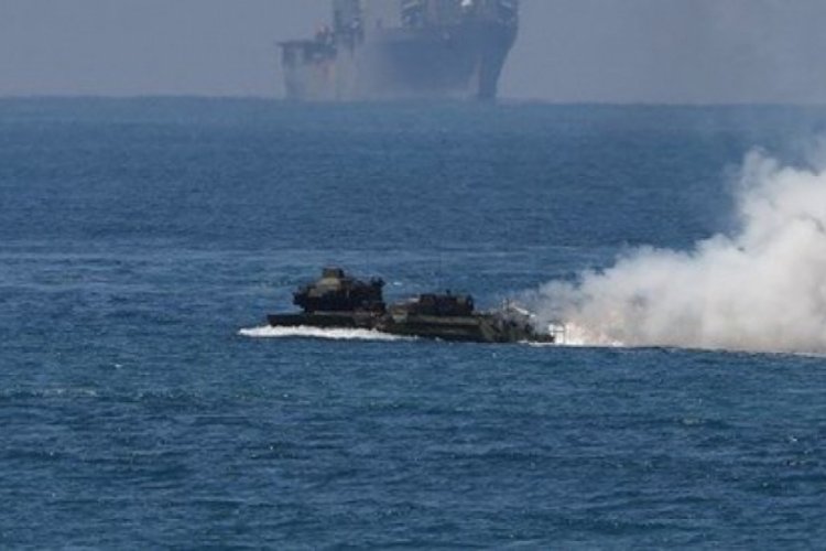 &Ccedil;in denizaltısı Japonya'ya yaklaştı