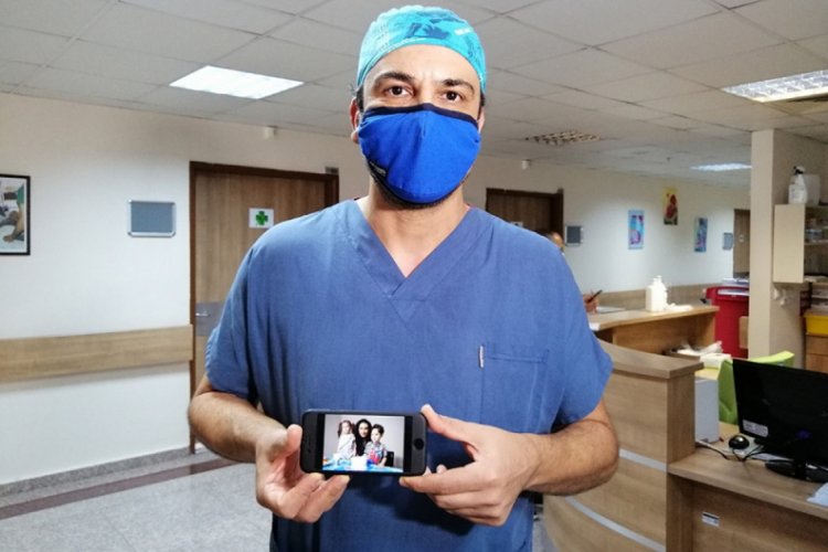 Kahraman sağlık &ccedil;alışanı babaların en zor "Babalar G&uuml;n&uuml;"