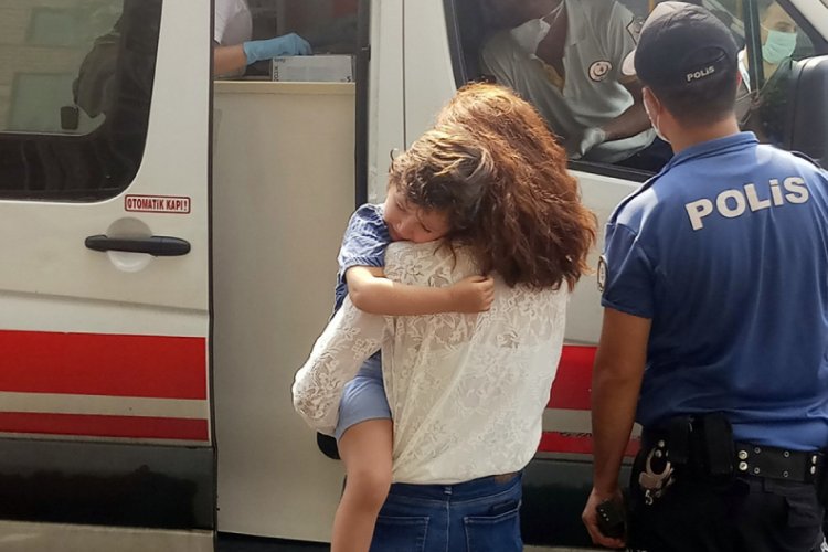K&uuml;&ccedil;&uuml;k &ccedil;ocuk kaza sonrası şoka girdi