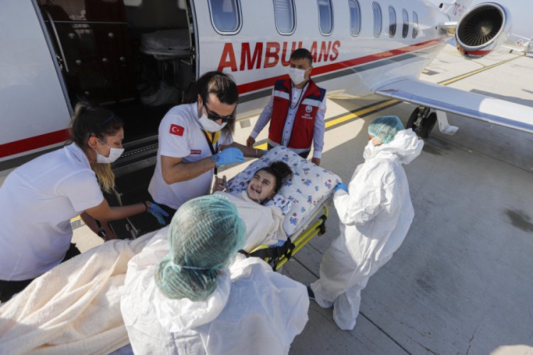 Diyabet hastası Nihal, T&uuml;rkmenistan'dan ambulans u&ccedil;akla getirildi