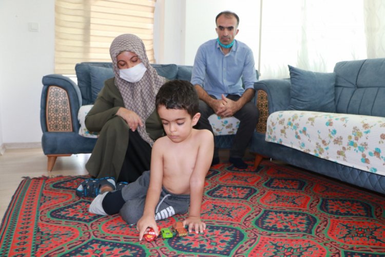6 yaşındaki Cihan, ameliyat olamazsa fel&ccedil; kalacak