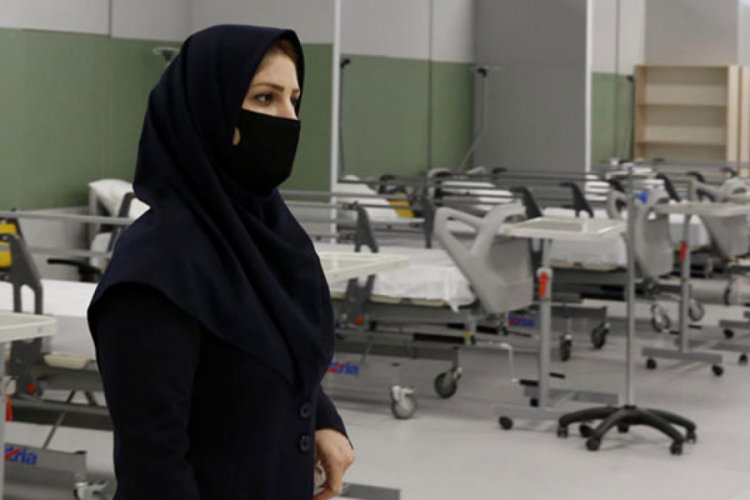 İran'da 22 kişi cenaze t&ouml;reninde korona vir&uuml;se yakalandı