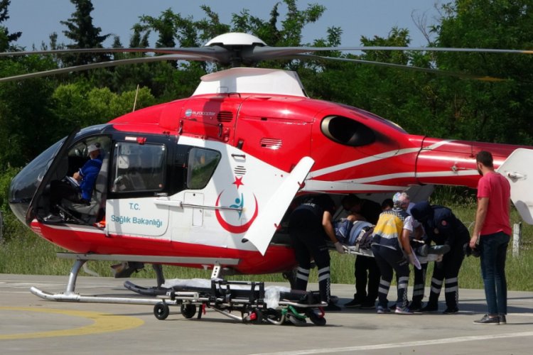 Fel&ccedil; ge&ccedil;iren garsonun yardımına ambulans helikopter yetişti