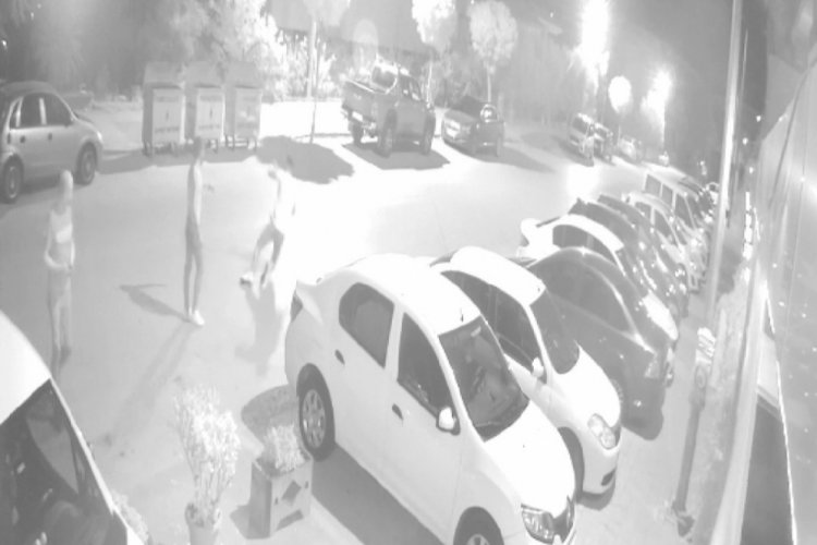 Katil zanlısı bı&ccedil;aklayarak &ouml;ld&uuml;rd&uuml;ğ&uuml; gence b&ouml;yle yardım etmeye &ccedil;alıştı